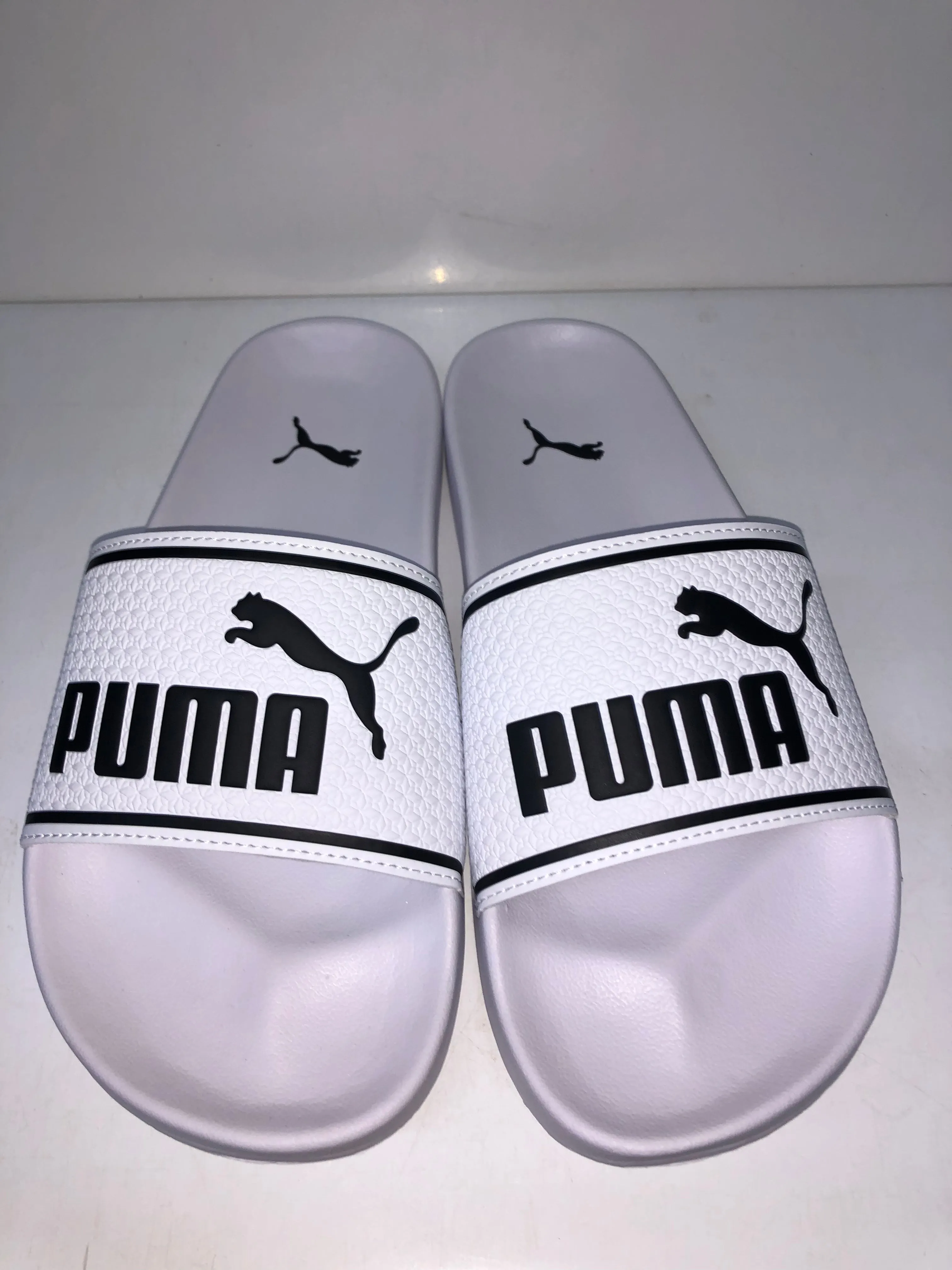 384139 02 WHITE BLACK