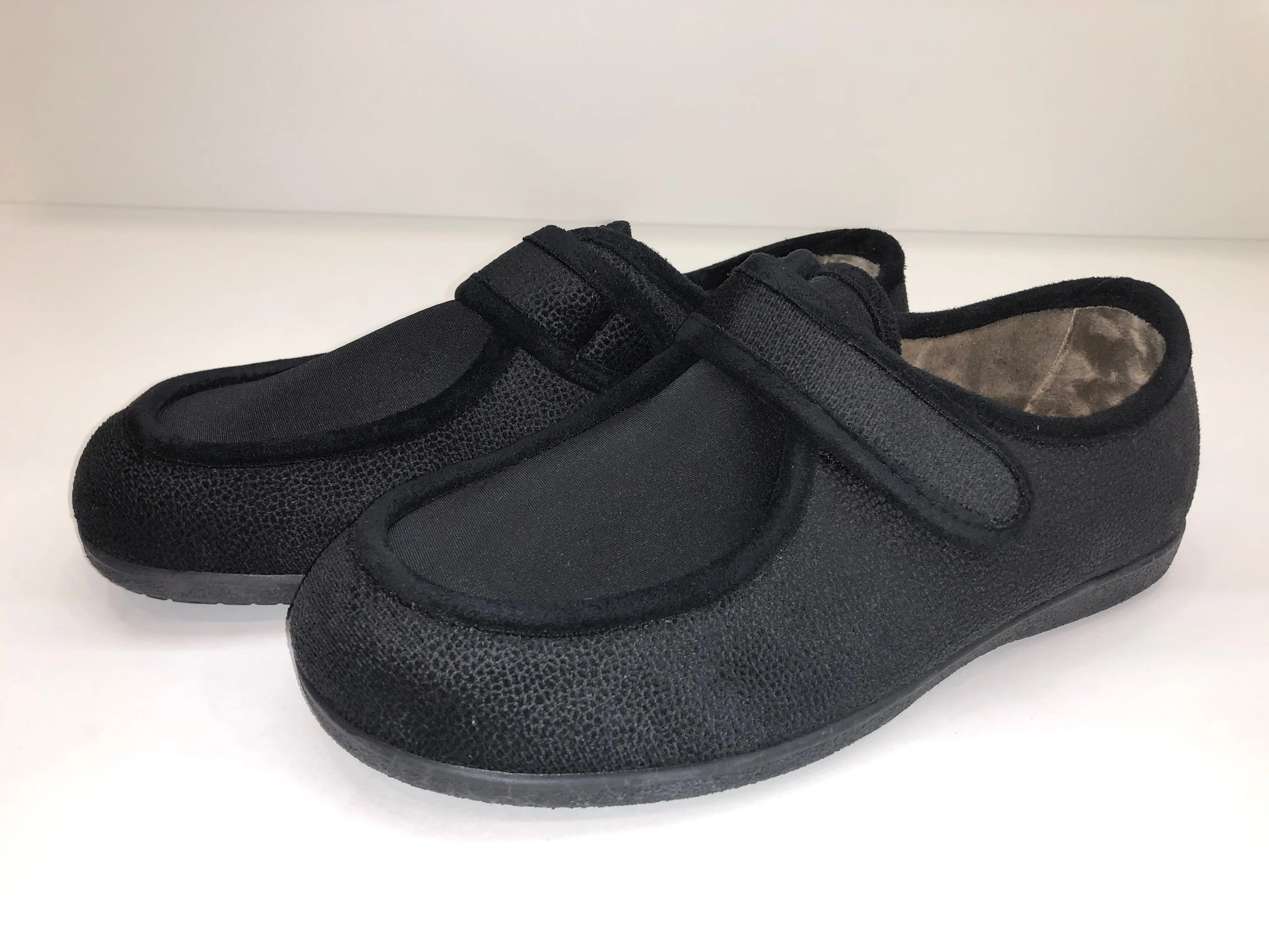 6870244 BLACK