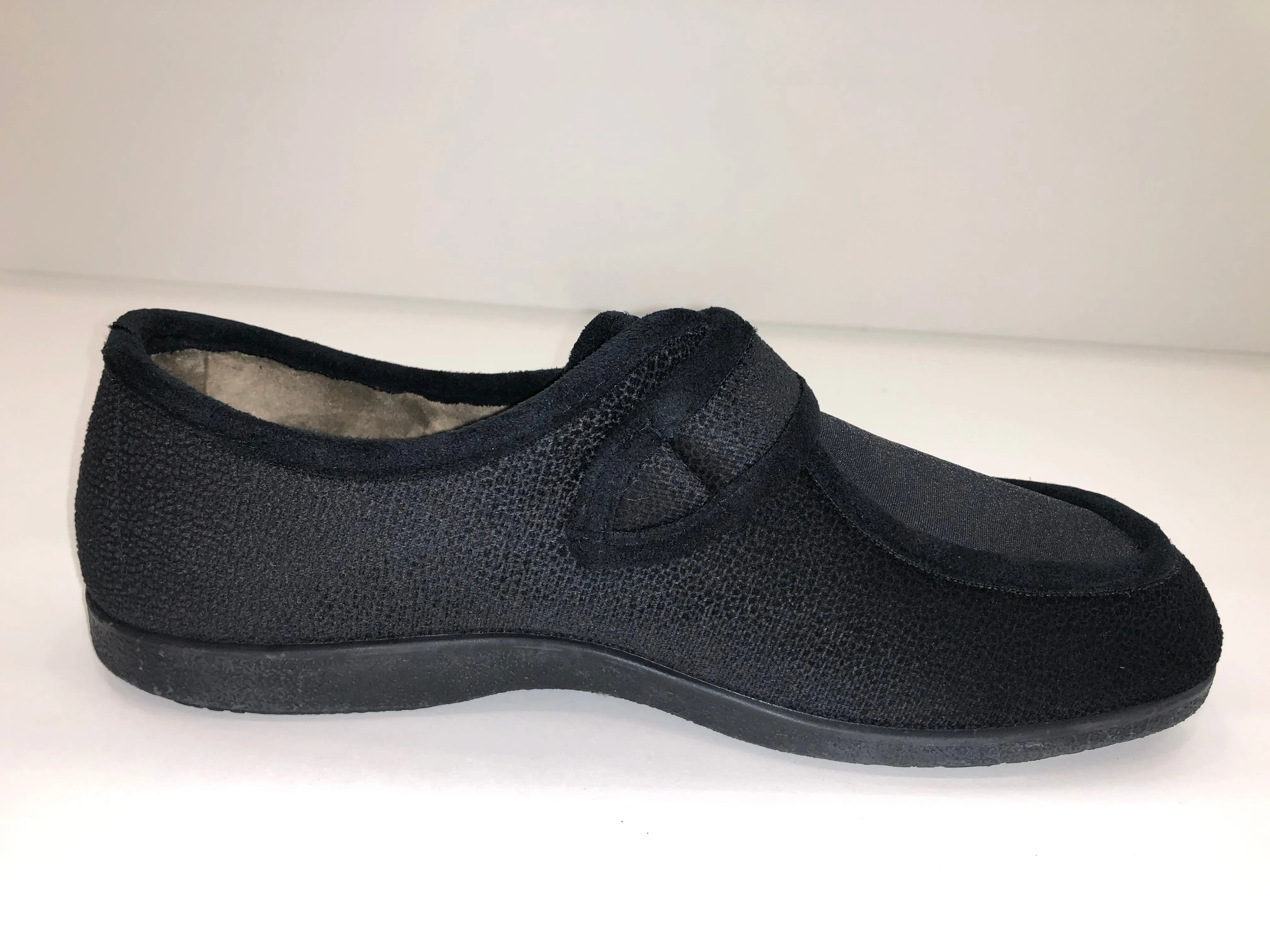 6870244 BLACK