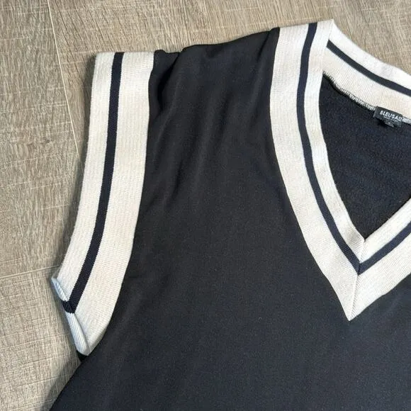 BLEUSALT Women’s Black White The Sporty Vest Sleeveless Sweater
