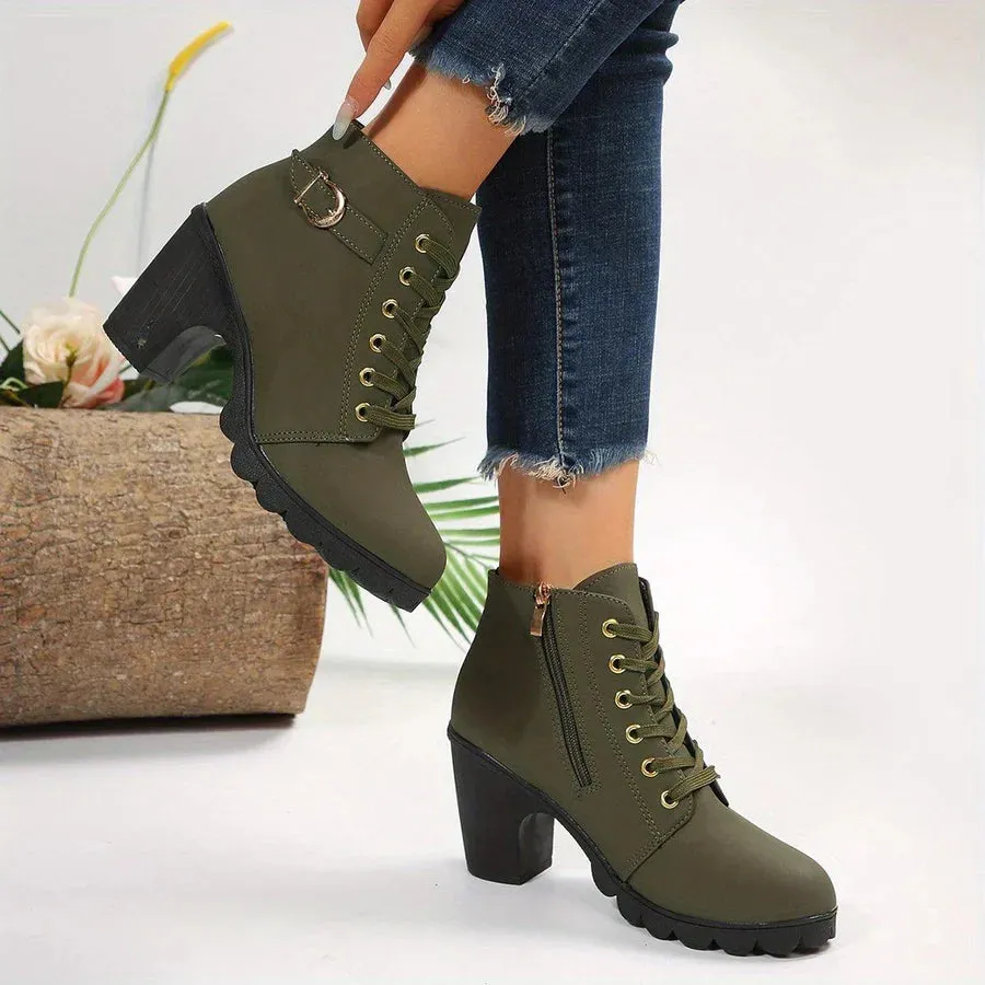 Casual boots with zipper and heel for women