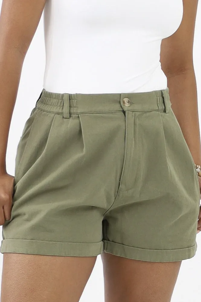 Classic Pleated Shorts -White