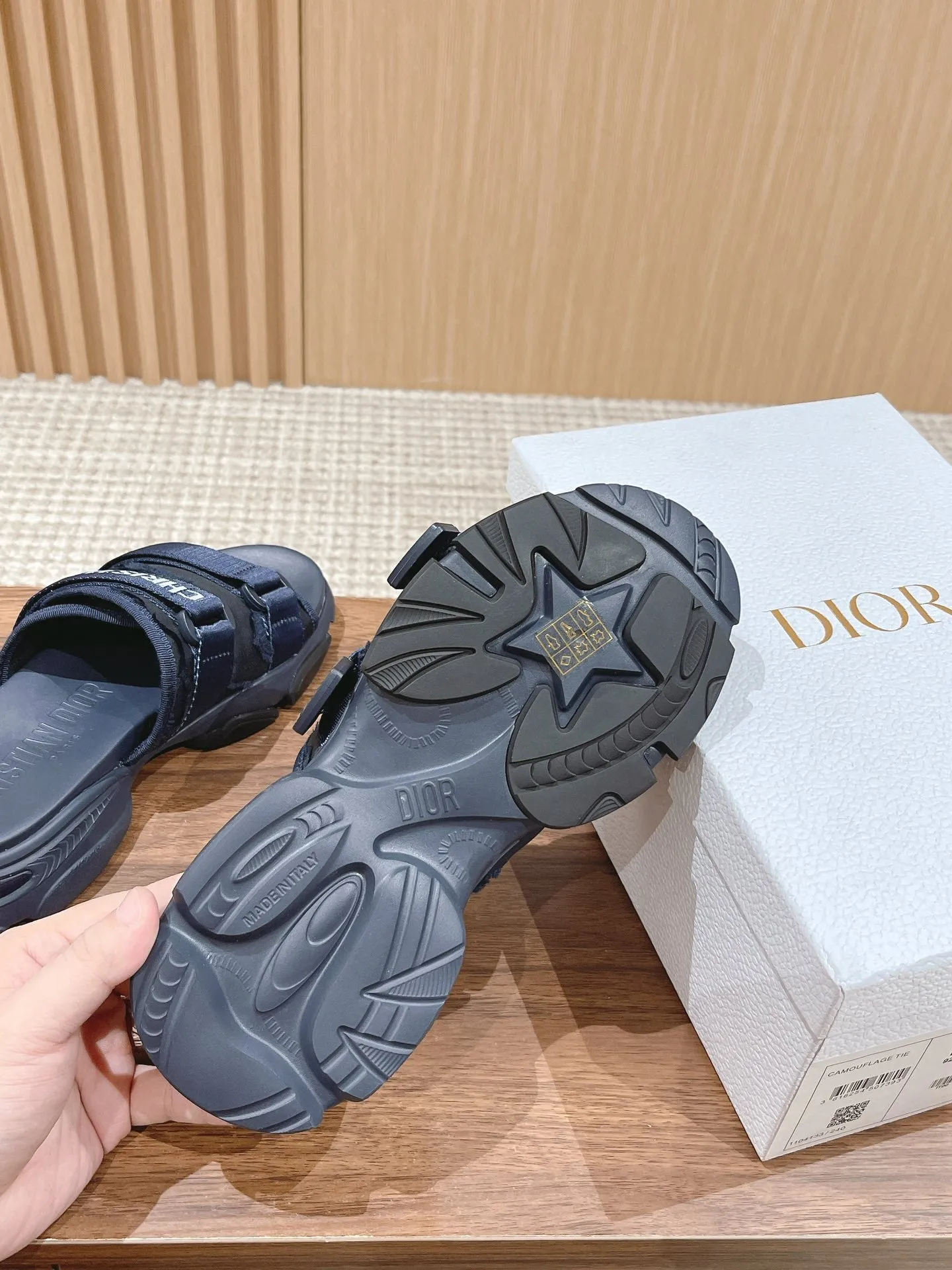 Di* New thick-soled beach slippers