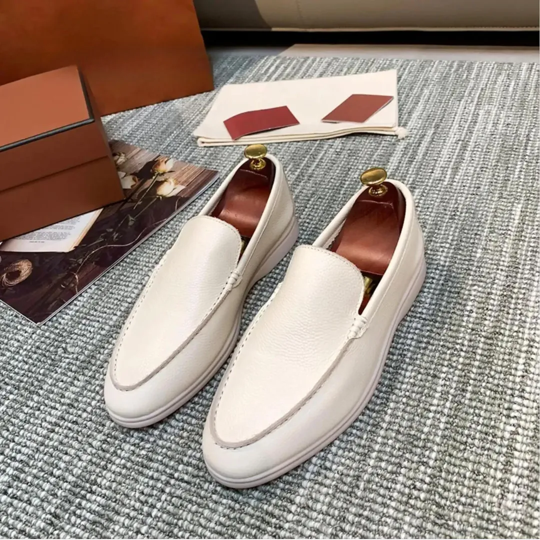 Elegant men's loafers in high-quality leather