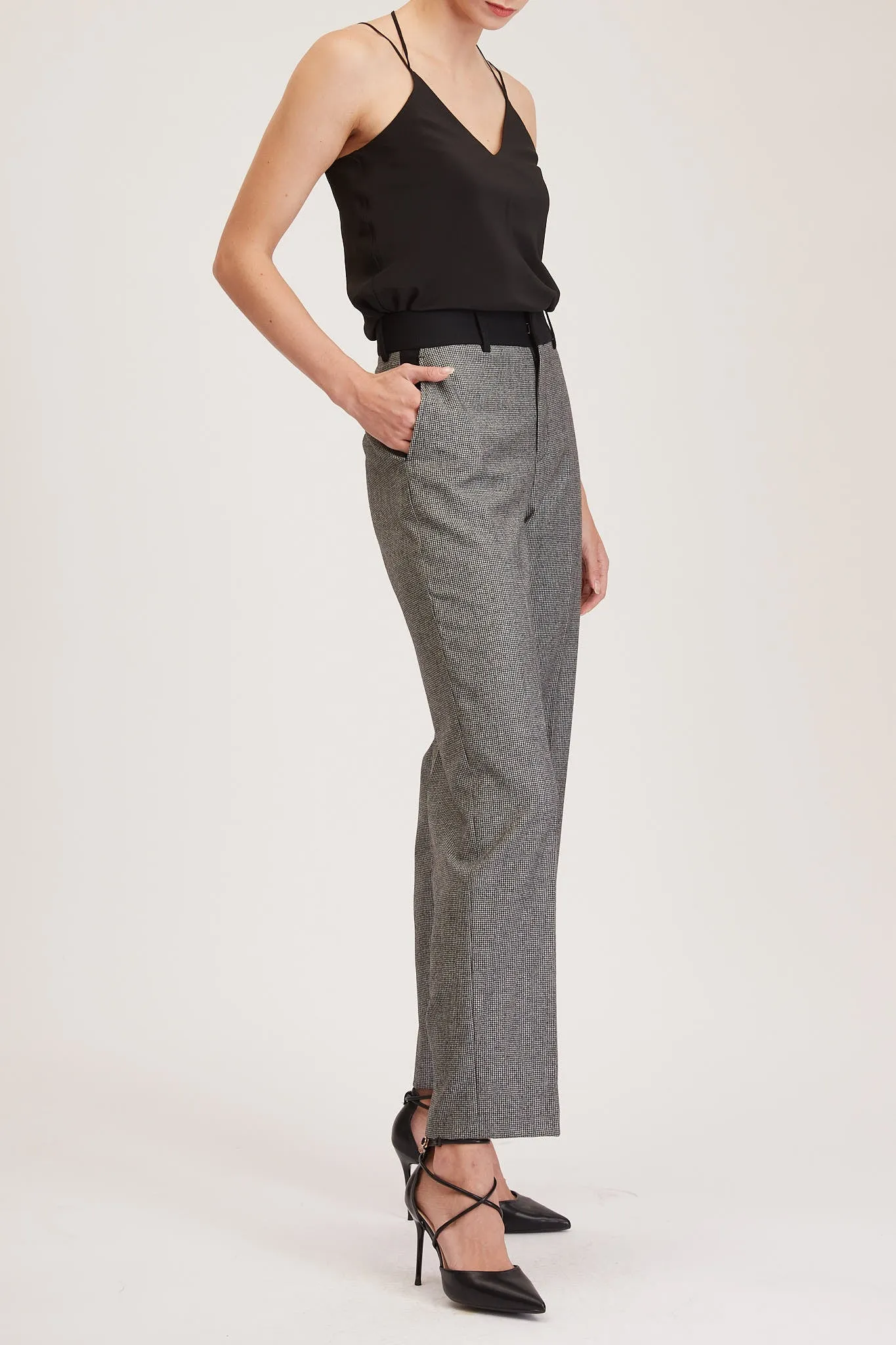 Manchester Trouser - High-waisted cropped trousers in black houndstooth