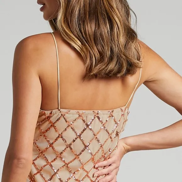 RHYTHM OF LOVE DRESS IN ROSE GOLD SEQUIN
