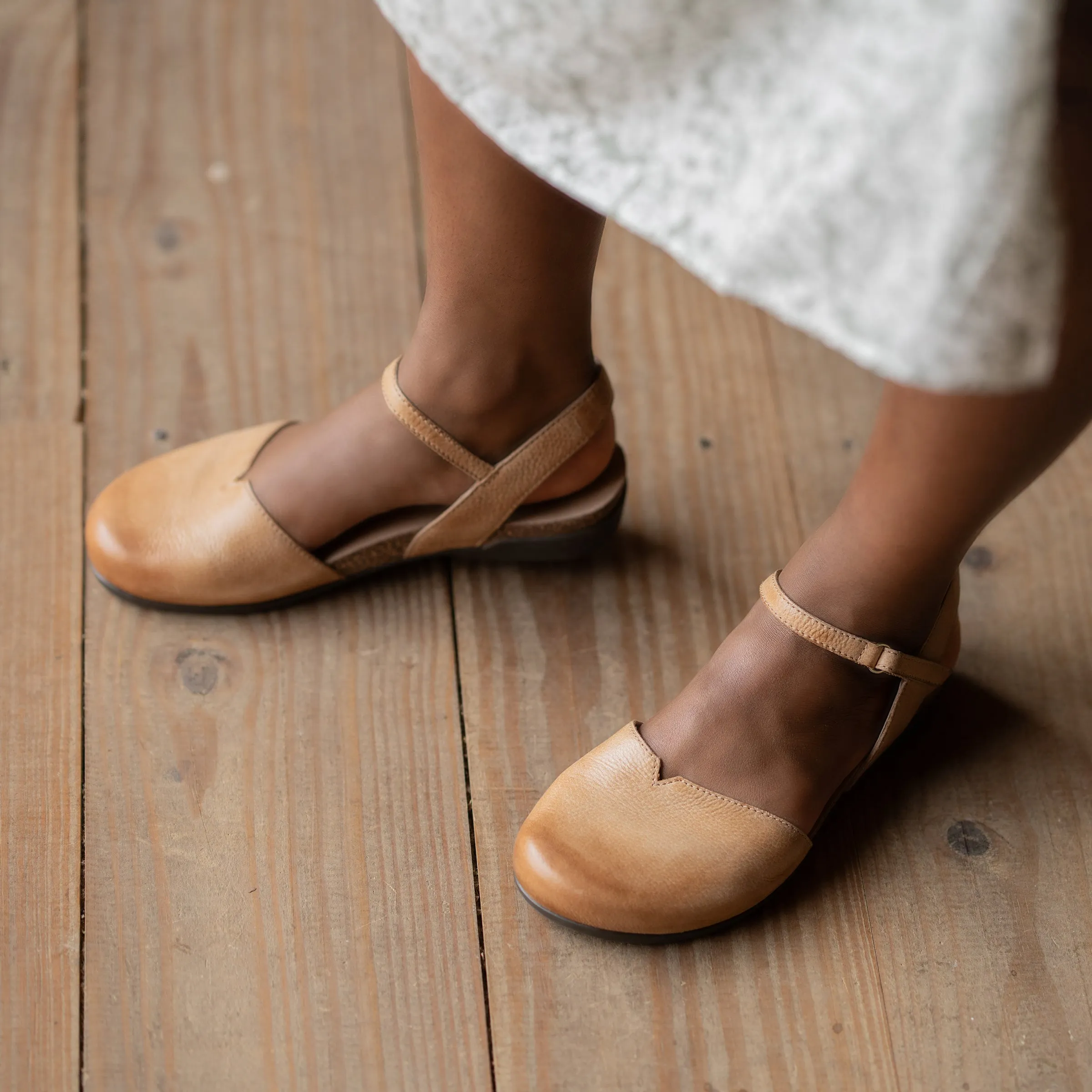 Rowan Honey Distressed