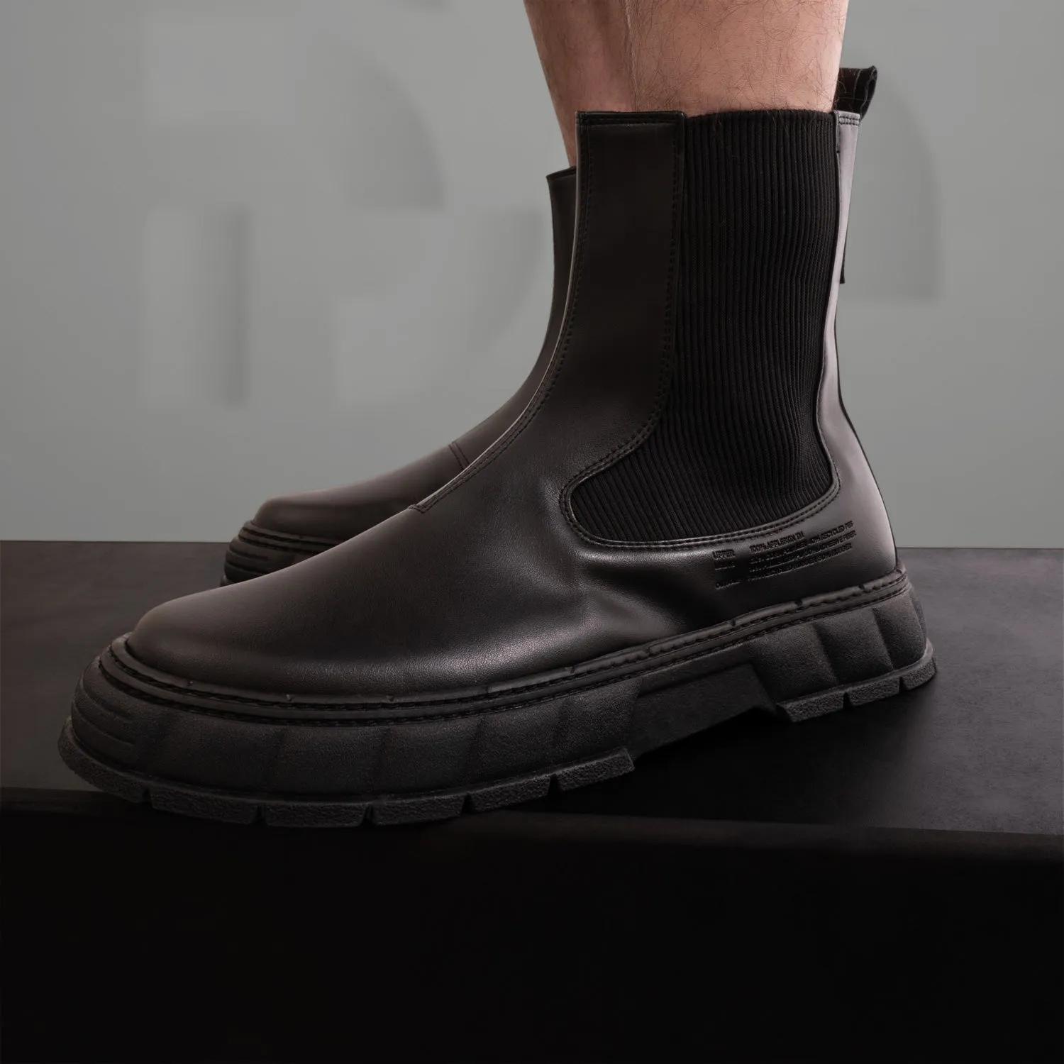 Vegan Leather Avantgarde Chelsea boot