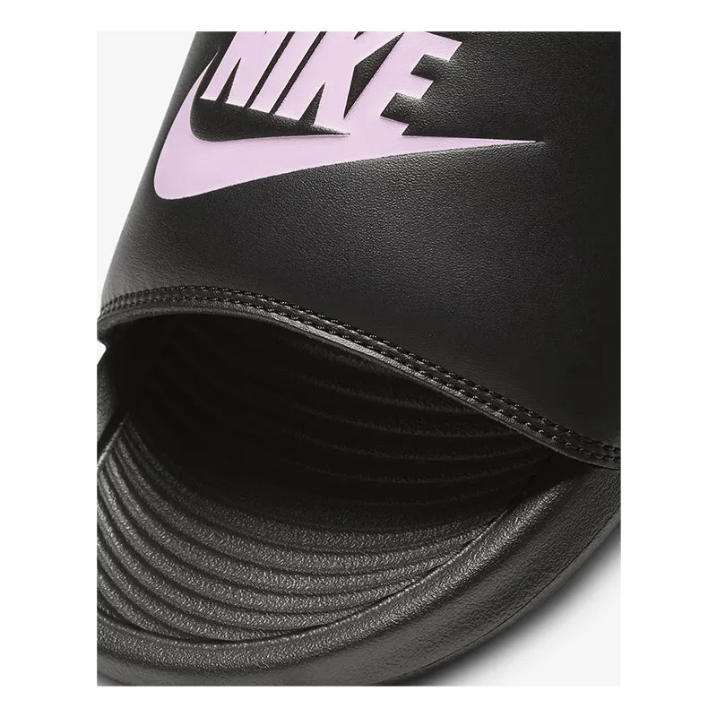 W NIKE VICTORI ONE SLIDE